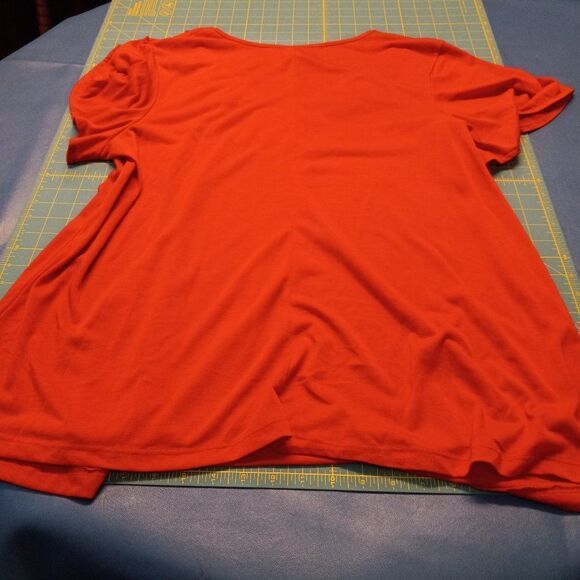 Lightweight Beaded neck Top - Picture 5 of 7